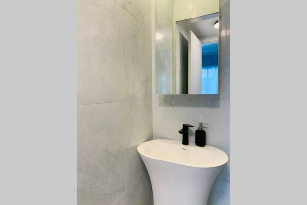 Southbank Modern Luxe Apartment